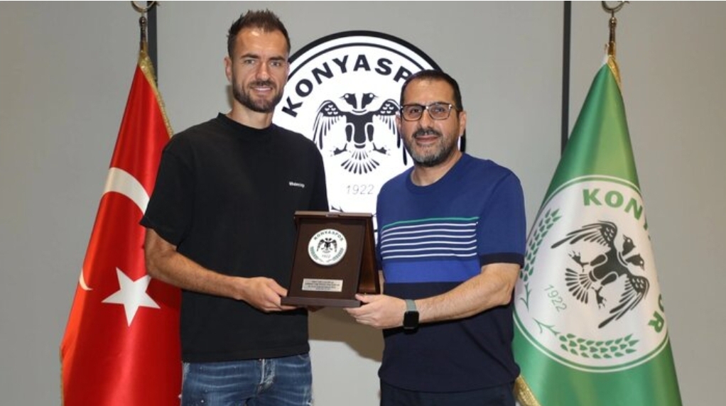 تراکتور با خرید این ستاره سقف را میشکند