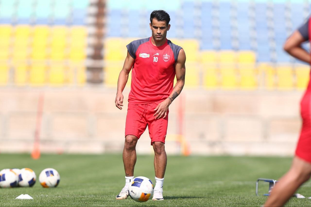 عکس | اخمهای ستاره پرسپولیس؛ بازگشت به روزهای سخت سپاهان!