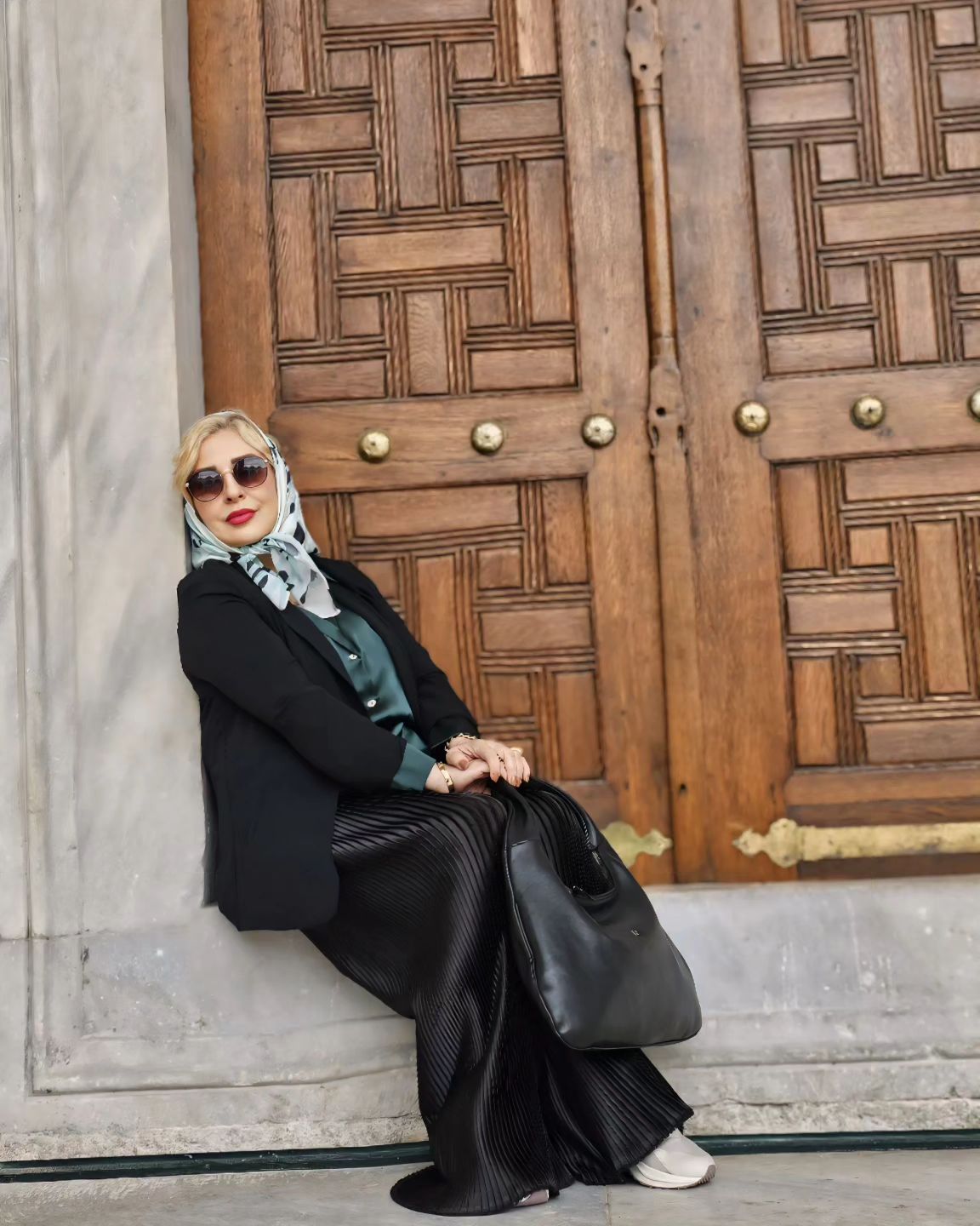 تیپ جوانپسند و شیک خانم بازیگر سریال بزنگاه