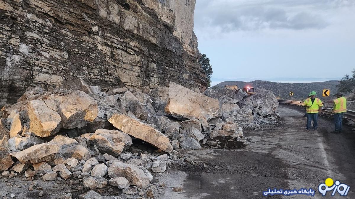 (تصاویر) سقوط سنگ در چالوس؛ پژو مچاله شد