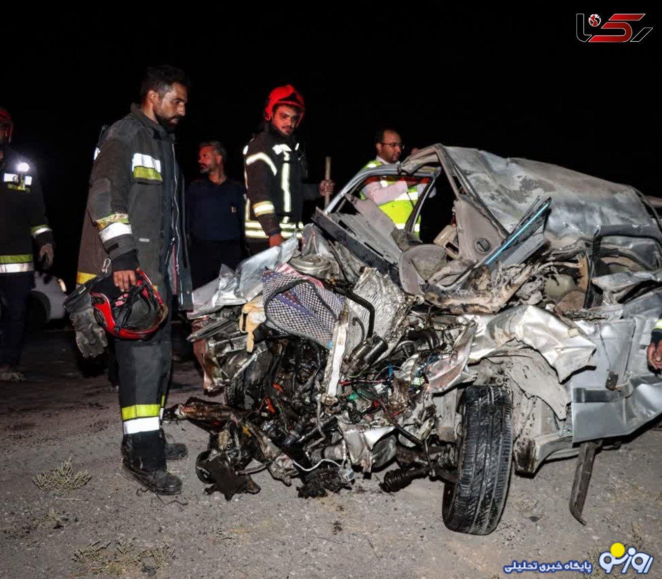 تصادف هولناک در جاده نائین / کامیون پژو 405 را له کرد!+تصاویر