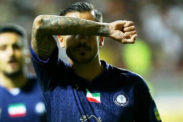 از استقلالیها دلخور شدم ولی فوتبال حرفهای همین است؛ مدیون مادرم هستم و گلهایم را به او تقدیم میکنم از استقلالیها دلخور شدم ولی فوتبال حرفهای همین است؛ مدیون مادرم هستم و گلهایم را به او تقدیم میکنم