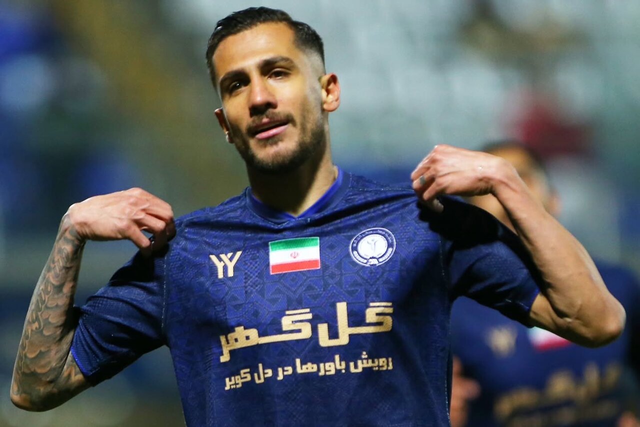 از استقلالیها دلخور شدم ولی فوتبال حرفهای همین است؛ مدیون مادرم هستم و گلهایم را به او تقدیم میکنم