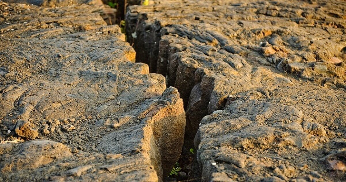 هفت زلزله پیاپی در جنوب خلیج فارس/ ردپای فعالیتهای نفتی در لرزهخیزی جنوب ایران/ برخی از گسلها در منطقه به شدت تحت فشار هستند