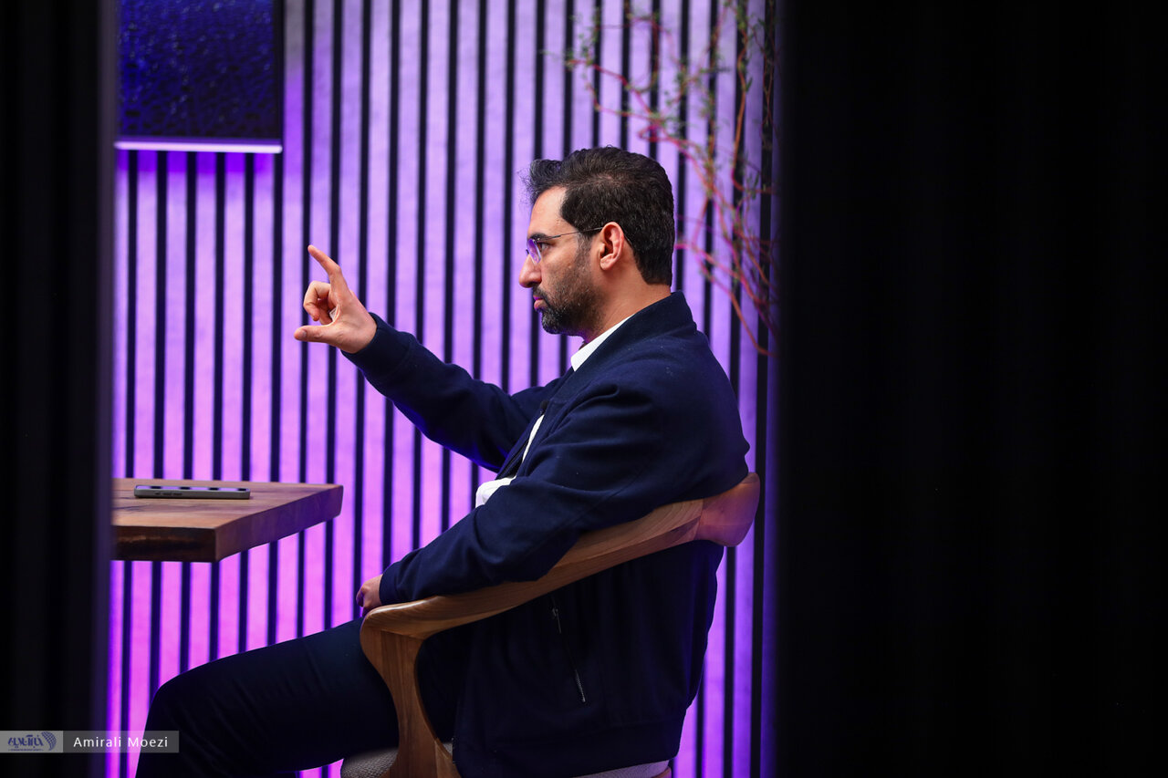 آذری جهرمی: برخی در دولت چشم دیدن من را ندارند/ رئیس جمهور شدنم، پروژه مخالفان دولت بود/ بخاطر فیلترینگ دعوا کردم اما استعفا نه!