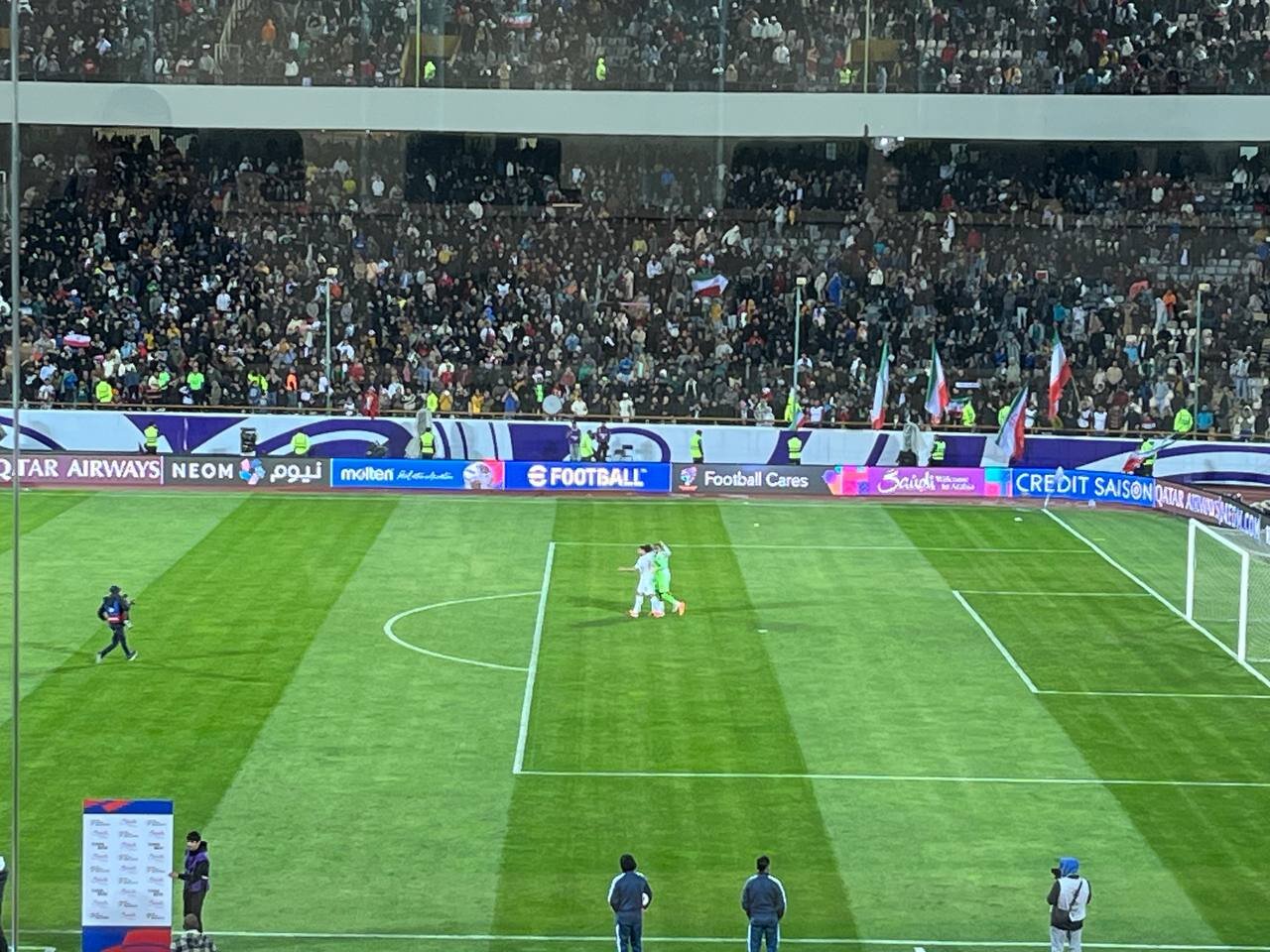 عکس| اشک بیرانوند پس از صعود به جام جهانی/ علی بیرو روی دستان بازیکنان تیم ملی