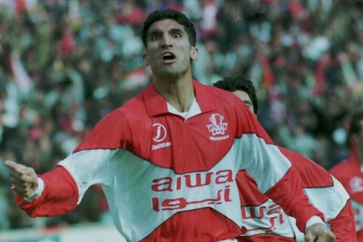 مهدی هاشمی نسب با پیراهن پرسپولیس