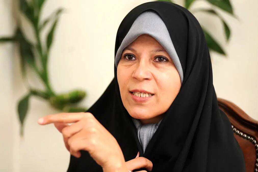 فائزه هاشمی:روی تختم آب و گوجه فرنگی ریختند!