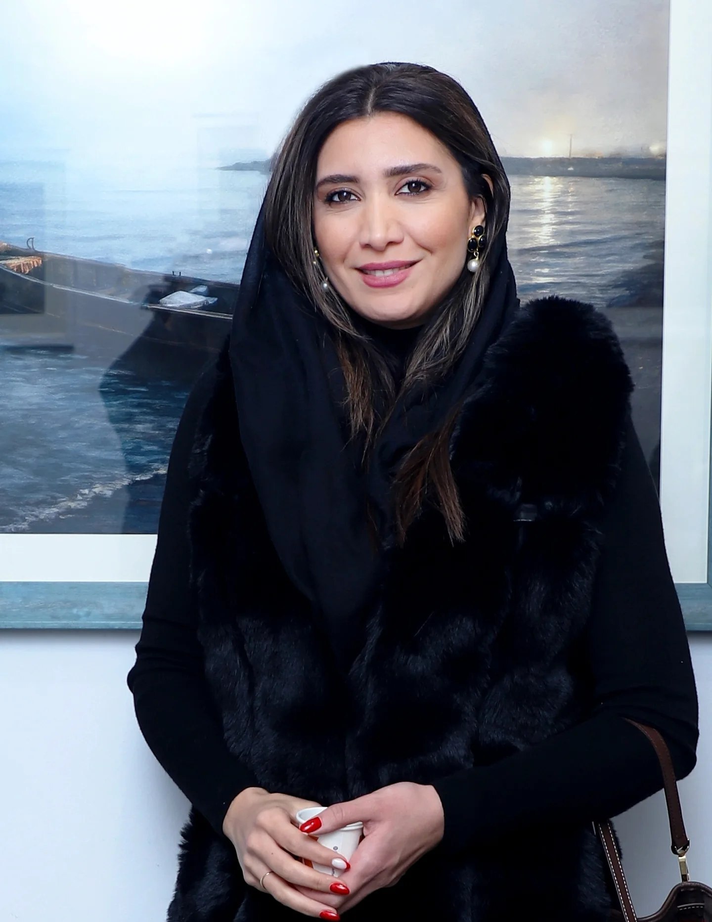 نیکی مظفری در افتتاحیهی گالری «آرامه»