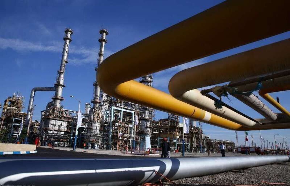 ایران روزانه چقدر بنزین تولید و مصرف میکند؟ ایران روزانه چقدر بنزین تولید و مصرف میکند؟