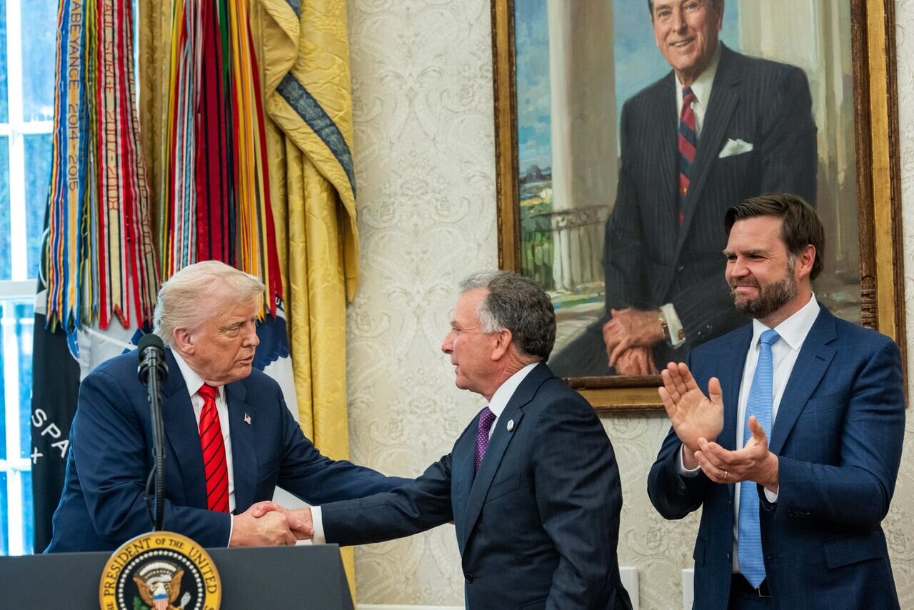 چرخش‌های ترامپ درباره ایران؛ از تهدید تا مذاکره/ بازی راهبردی یا سردرگمی سیاسی؟