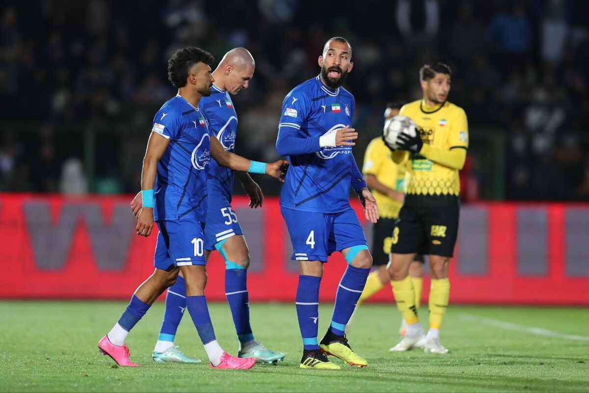 کریخوانی سپاهان و پرسپولیس به ضرر استقلال شد/ انگار اصفهانیها یک یار بیشتر داشتند/ ای کاش بدنسازی بهتری داشتیم!