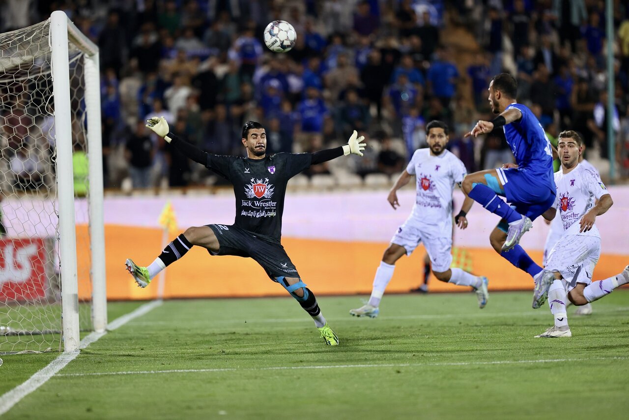 در استقلال بزرگ شدم و این تیم مثل خانه من است؛ میخواهم دوباره به تیم ملی دعوت شوم