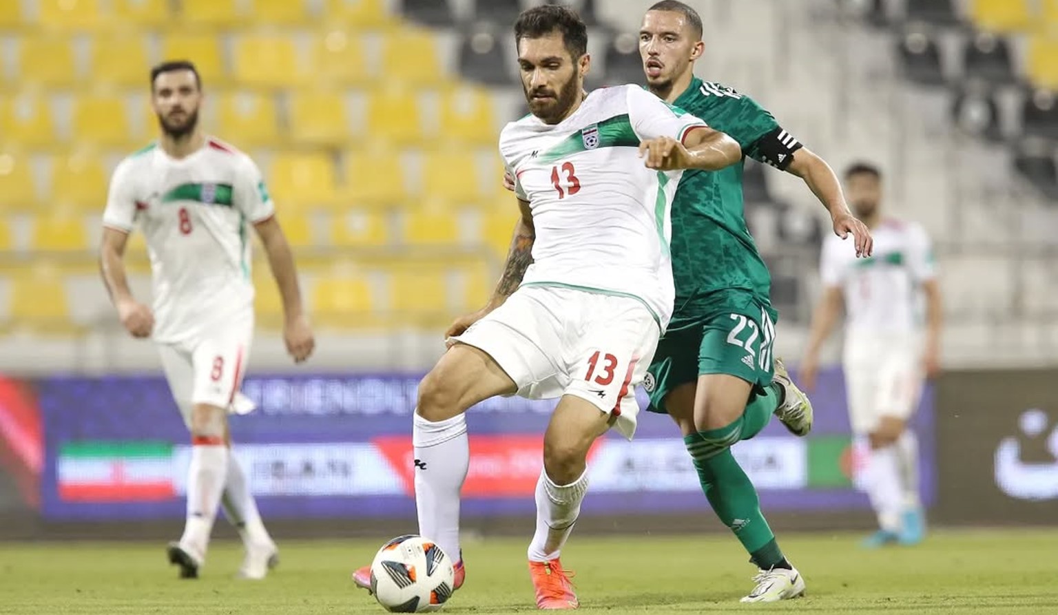 عارف آقاسی در پیراهن تیم ملی ایران در بازی ایران و الجزایر