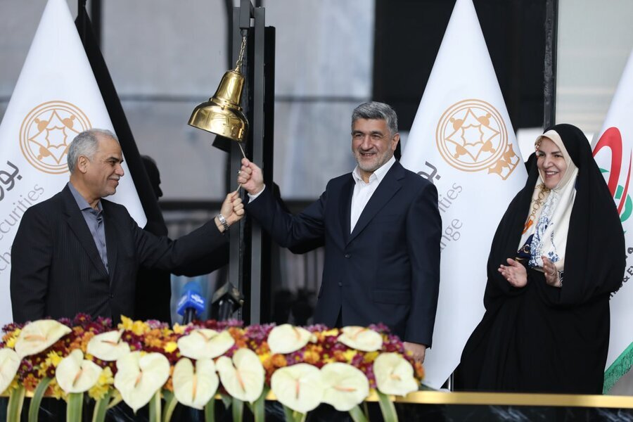 سکوت رئیس سازمان بورس در برابر انتقادات سهامداران/ تغییر صیدی با آمدن وزیر اقتصاد قطعی است سکوت رئیس سازمان بورس در برابر انتقادات سهامداران/ تغییر صیدی با آمدن وزیر اقتصاد قطعی است