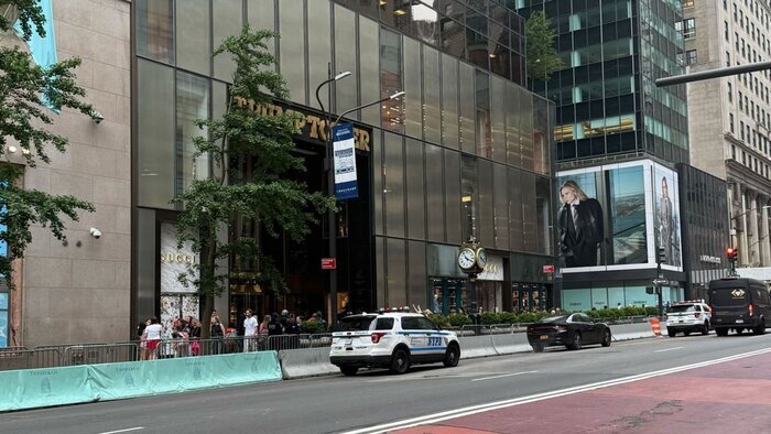 اعزام ۷۰۰ تفنگدار نیروی دریایی و ۲۰۰۰ عضو گارد ملی به لسآنجلس/ترامپ اگر آنها تف کنند،ما آنها را خواهیم زد!/بازداشت ۲۴ نفر در برج ترامپ/مردم در وحشت