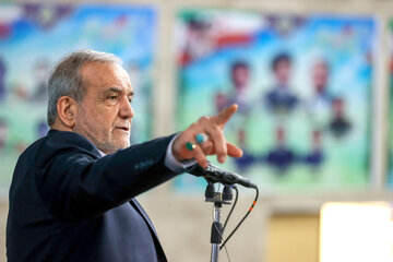 پزشکیان: اینطور نیست که اگر نخواهند مذاکره کنند و ما را تحریم کنند از گرسنگی بمیریم/ افراد نباید به واسطه جنسیت، قومیت و گرایش سیاسی کنار گذاشته شوند پزشکیان: اینطور نیست که اگر نخواهند مذاکره کنند و ما را تحریم کنند از گرسنگی بمیریم/ افراد نباید به واسطه جنسیت، قومیت و گرایش سیاسی کنار گذاشته شوند