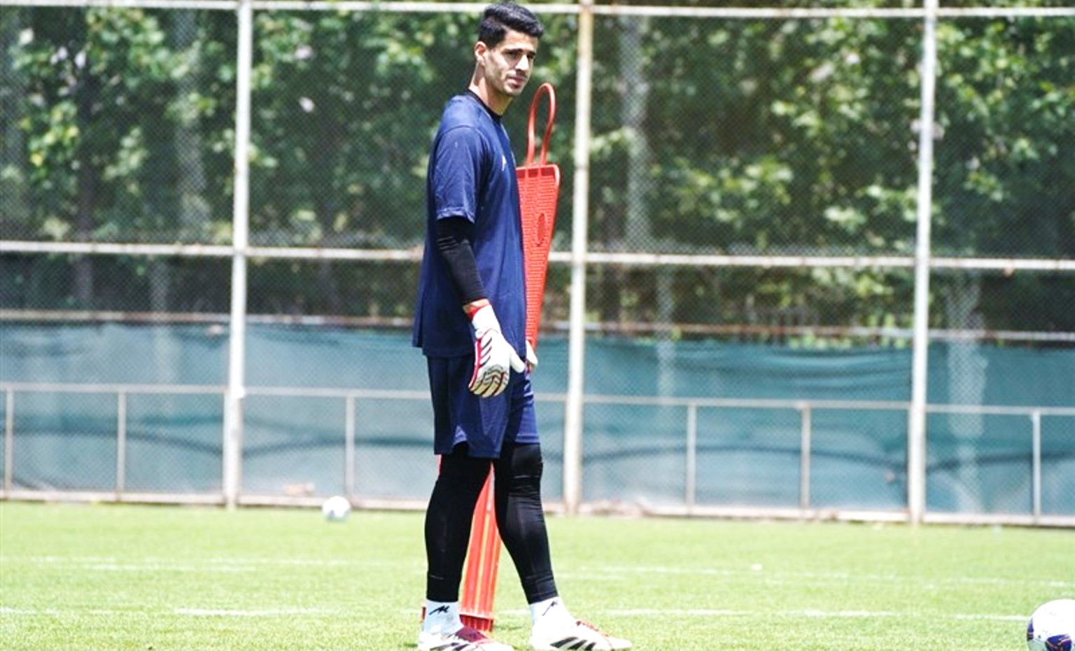 دروازهبان جدید پرسپولیس: قرقیزستان و کره شمالی مشکل ایجاد کردند؛ تمرینات تیم ملی خوب است دروازهبان جدید پرسپولیس: قرقیزستان و کره شمالی مشکل ایجاد کردند؛ تمرینات تیم ملی خوب است