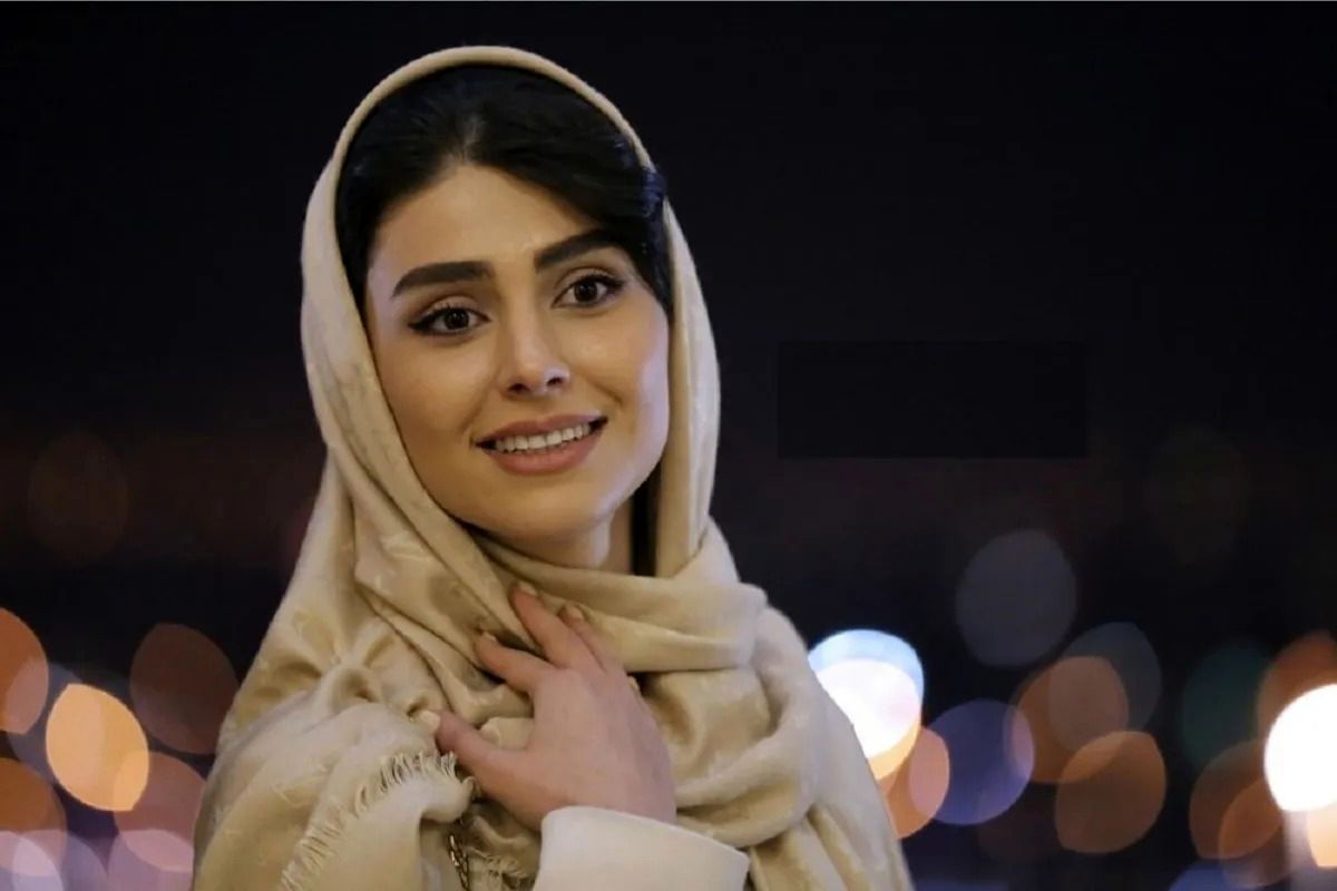 استایل جذاب لاله مرزبان بازیگر سریال آبان؛ دامن کرم قهوهای و کلاه فرانسوی استایل جذاب لاله مرزبان بازیگر سریال آبان؛ دامن کرم قهوهای و کلاه فرانسوی