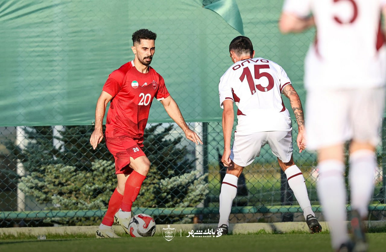 امید عالیشاه هافبک هجومی پرسپولیس تهران - اردوی ترکیه - بازی پرسپولیس و ترابوزان اسپور - لیگ برتر ایران