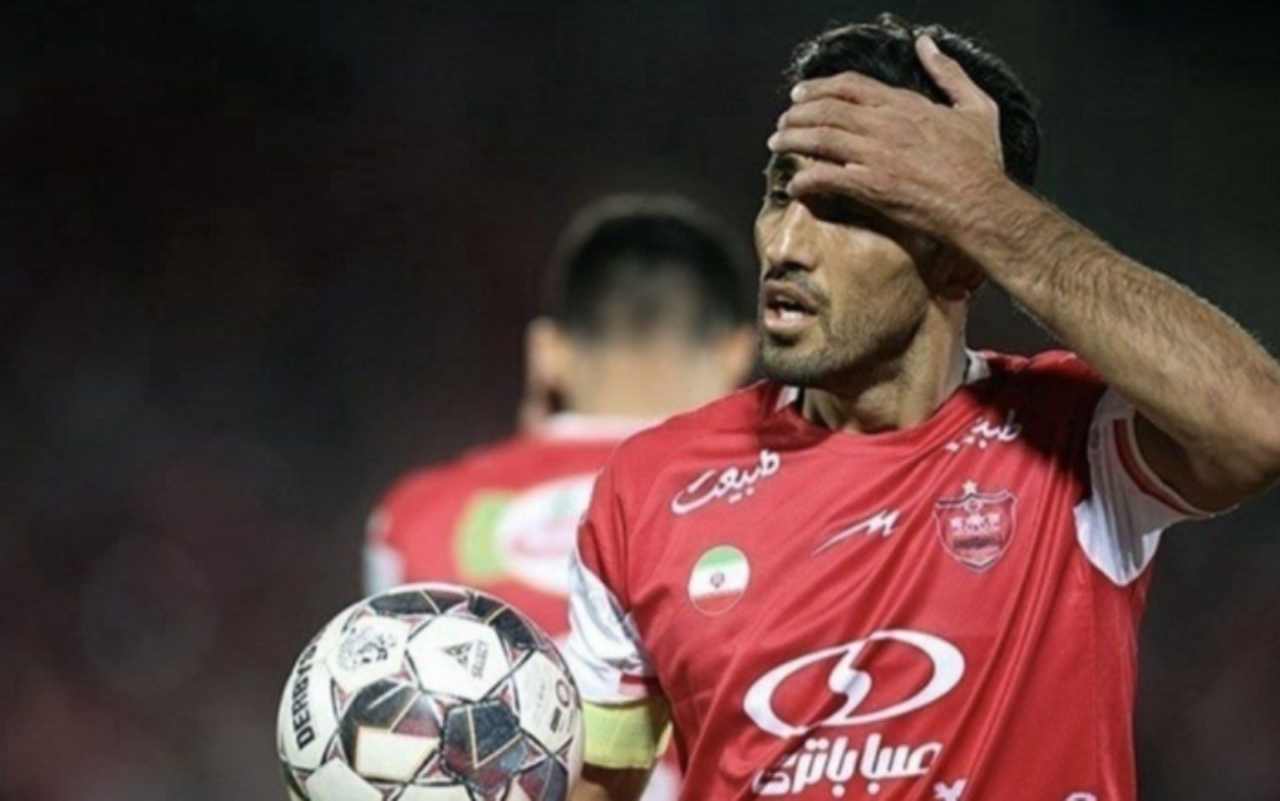 جنگ آشکار وحید هاشمیان با وحید امیری؛ جایت روی سکوهاست! جنگ آشکار وحید هاشمیان با وحید امیری؛ جایت روی سکوهاست!