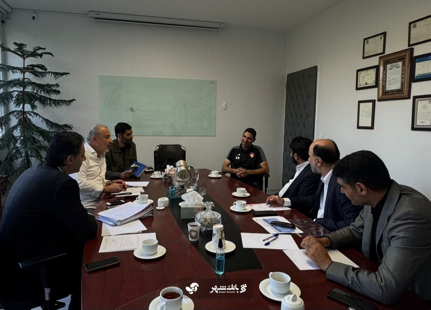 اعتماد به هلیکوپتر؛ هیئت مدیره پرسپولیس از هاشمیان حمایت کرد اعتماد به هلیکوپتر؛ هیئت مدیره پرسپولیس از هاشمیان حمایت کرد