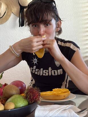 فرشته حسینی در سفر