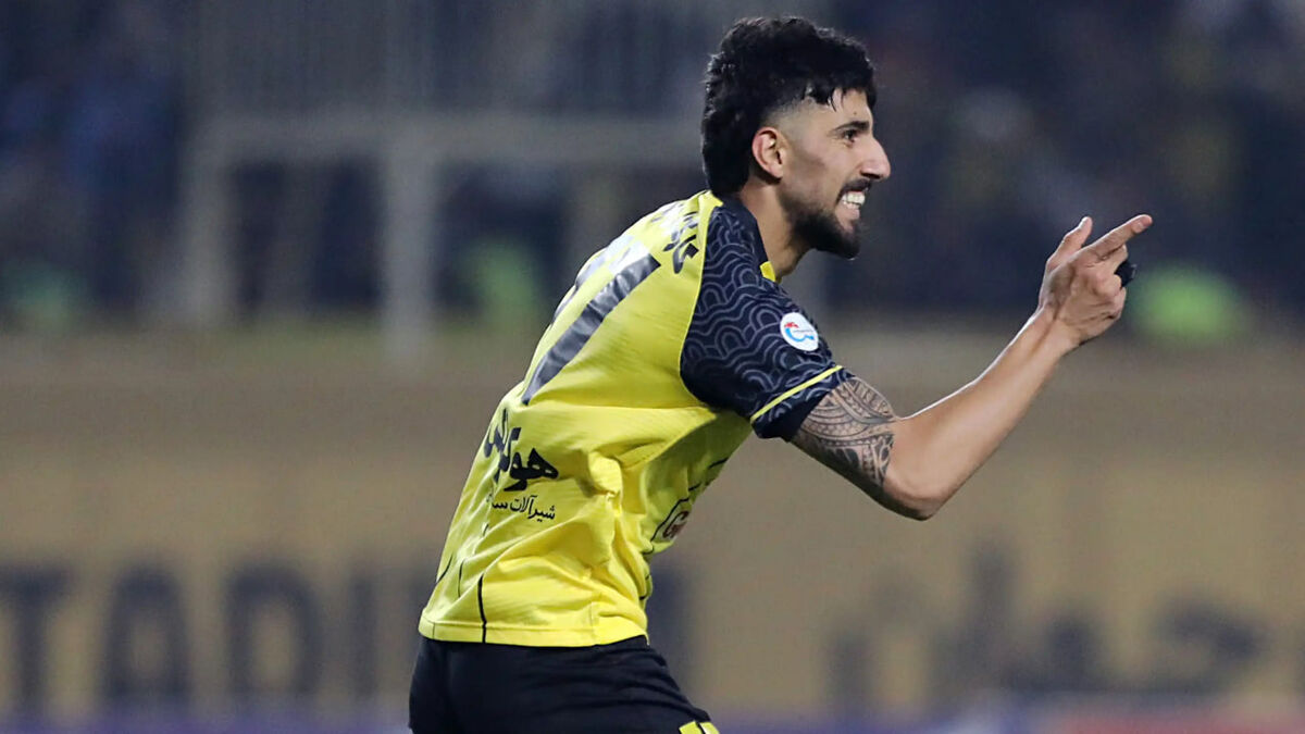 متخصص گلزنی بعد دقیقه ۹۰ مفت از دست گل محمدی رفت! متخصص گلزنی بعد دقیقه ۹۰ مفت از دست گل محمدی رفت!