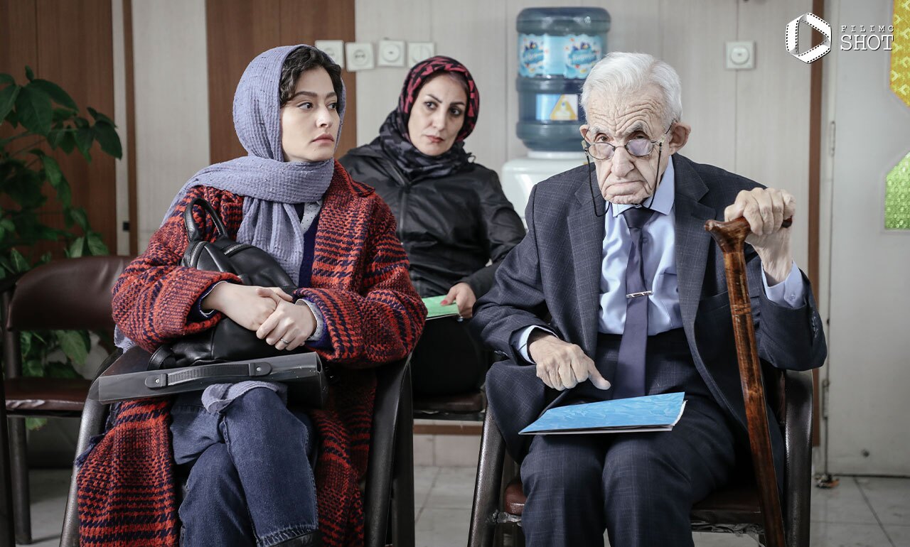 نقد و بررسی فیلم سینمایی دو روز دیرتر | یک فیلم کمدی با موضوع فرزندآوری نقد فیلم دو روز دیرتر